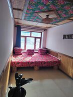Snow Valley Ma Hua Inn