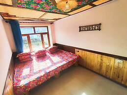 Snow Valley Ma Hua Inn