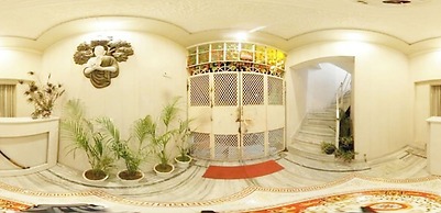Hotel Hariaksh HomeStay Varanasi