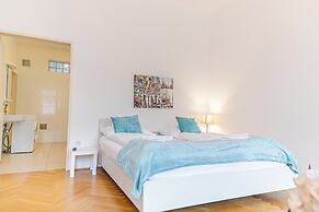 2BR Apt With King Beds Long Stay