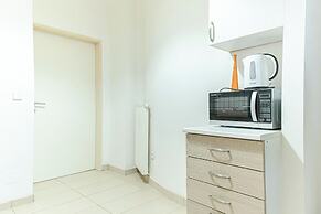 2BR Apt With King Beds Long Stay