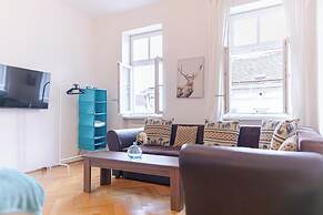 2BR Apt With King Beds Long Stay