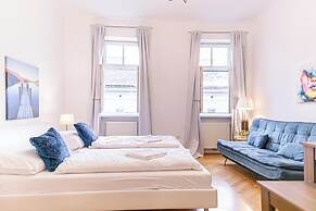 2BR Apt With King Beds Long Stay