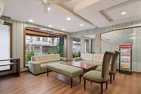 Hotel Clark Heights