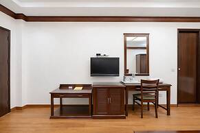 Hotel Clark Heights