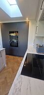 Newly Refurbished Bungalow- Large Garden- Parking