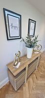 Newly Refurbished Bungalow- Large Garden- Parking