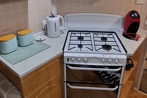 Caravan - Sleeps 6 - Pets Ok - Parking