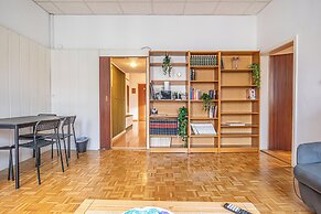 Vienna Spacious 2BR Apt Long Stay