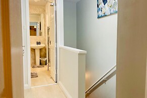 Corby- Split Level Apartment With 3 Bedrooms
