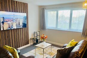 Corby- Split Level Apartment With 3 Bedrooms