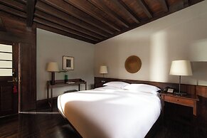 Lijiang Old Town Lanshe Hotel