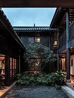 Lijiang Old Town Lanshe Hotel