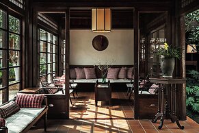 Lijiang Old Town Lanshe Hotel