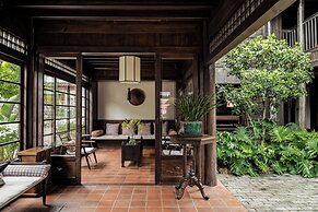 Lijiang Old Town Lanshe Hotel