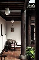 Lijiang Old Town Lanshe Hotel