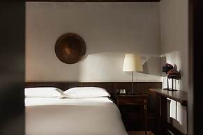 Lijiang Old Town Lanshe Hotel