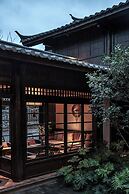 Lijiang Old Town Lanshe Hotel