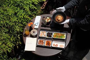 Lijiang Old Town Lanshe Hotel