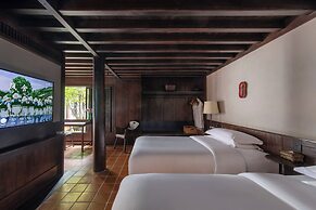 Lijiang Old Town Lanshe Hotel