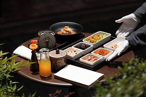 Lijiang Old Town Lanshe Hotel