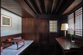 Lijiang Old Town Lanshe Hotel