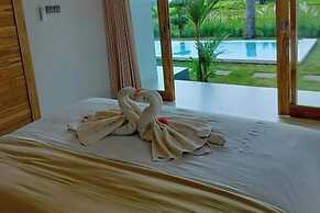 Padi-Padi Pool Villas