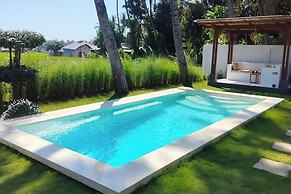 Padi-Padi Pool Villas