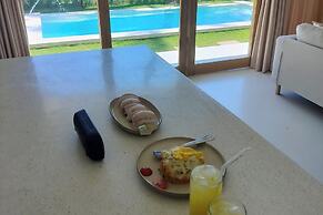 Padi-Padi Pool Villas