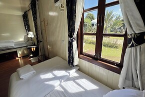 Honey Queen Resort