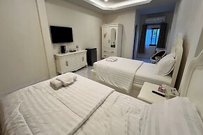 Honey Queen Resort