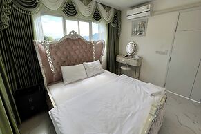 Honey Queen Resort