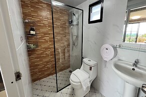 Honey Queen Resort
