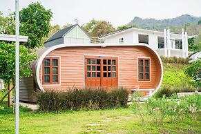 Honey Queen Resort
