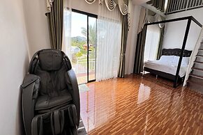 Honey Queen Resort