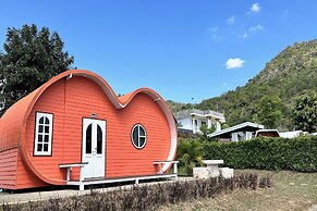 Honey Queen Resort