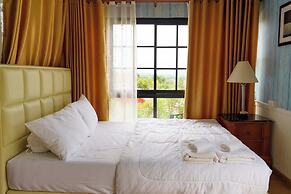 Honey Queen Resort