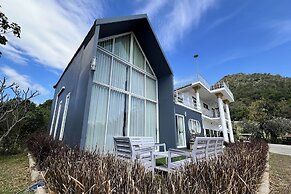 Honey Queen Resort