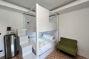 Honey Queen Resort