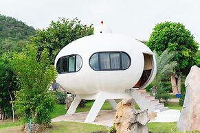 Honey Queen Resort