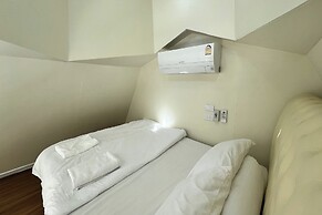 Honey Queen Resort