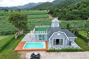Honey Queen Resort