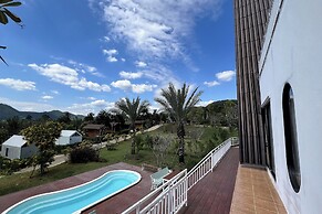 Honey Queen Resort