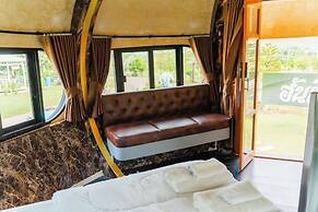 Honey Queen Resort