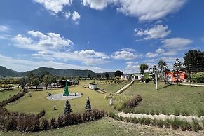 Honey Queen Resort