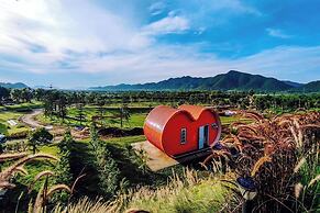 Honey Queen Resort