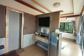 Honey Queen Resort