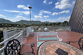 Honey Queen Resort
