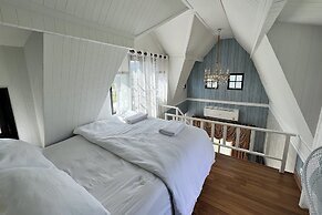 Honey Queen Resort