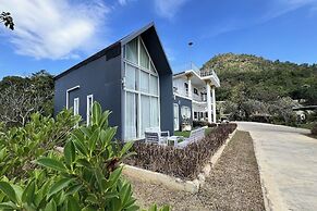 Honey Queen Resort